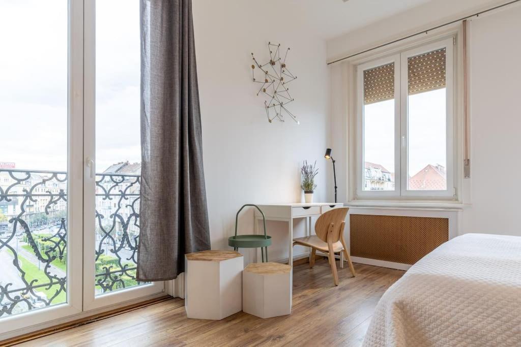 Midtown Gleaming Apartment Budapest Exterior photo