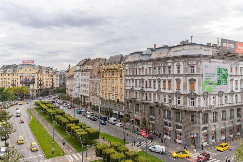 Midtown Gleaming Apartment Budapest Exterior photo